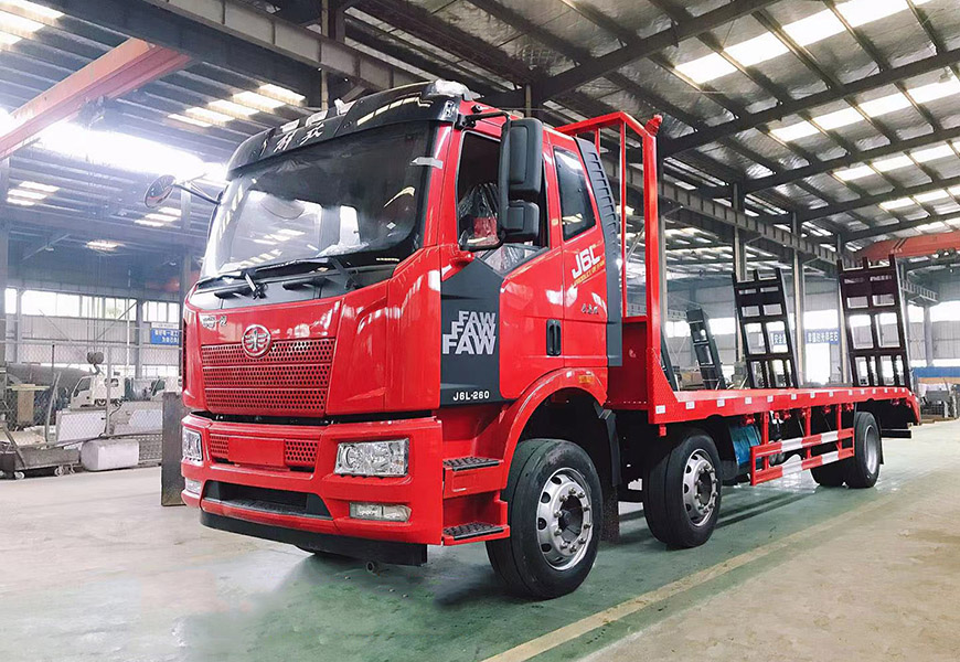國六解放J6前四后四平板運(yùn)輸車